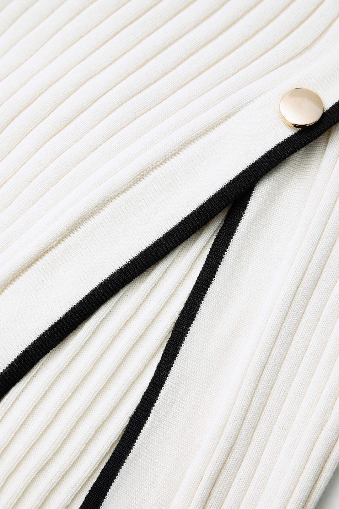 V-Neck Button-Up Long Sleeve Slit Rib Knit Maxi Dress for Y2K Fashion Lovers V-Neck Button-Up Long Sleeve Slit Rib Knit Maxi Dress for Y2K Fashion Lovers