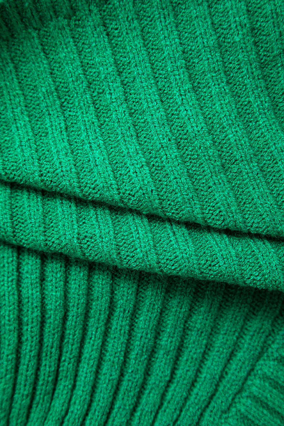 V-Neck Off-The-Shoulder Long Sleeve Sweater - Y2K Aesthetic Comfy Top for Stylish Outfits V-Neck Off-The-Shoulder Long Sleeve Sweater - Y2K Aesthetic Comfy Top for Stylish Outfits