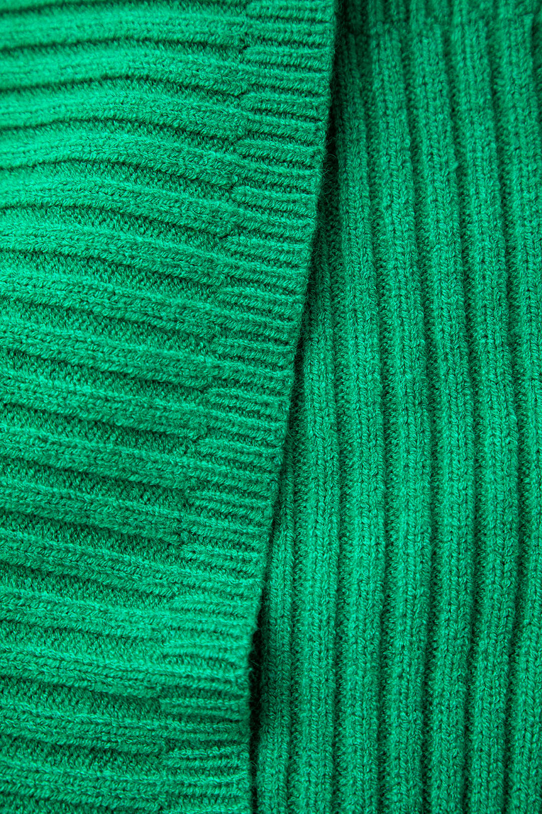 V-Neck Off-The-Shoulder Long Sleeve Sweater - Y2K Aesthetic Comfy Top for Stylish Outfits V-Neck Off-The-Shoulder Long Sleeve Sweater - Y2K Aesthetic Comfy Top for Stylish Outfits