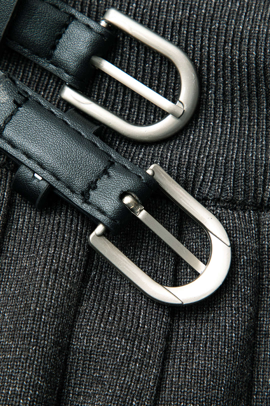 V-Neck Sweater Vest & Double Belt Pleated Skirt Set for Y2K Aesthetic Outfits V-Neck Sweater Vest & Double Belt Pleated Skirt Set for Y2K Aesthetic Outfits