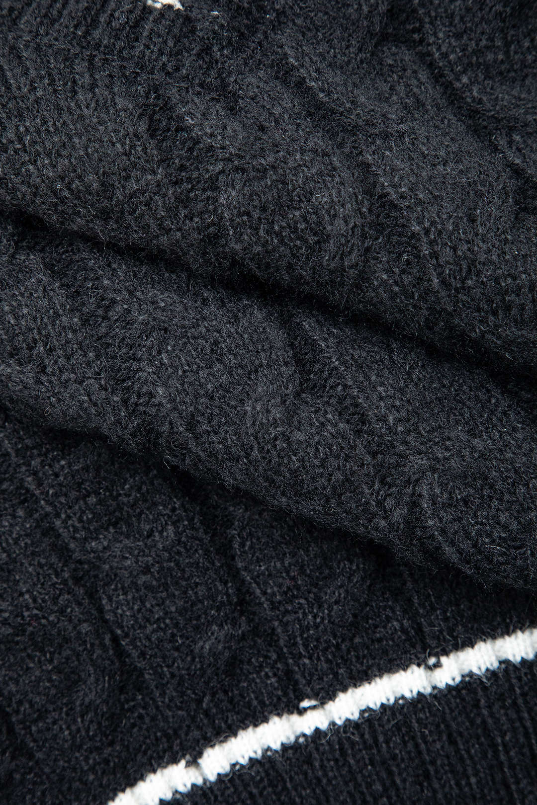 Y2K Aesthetic Contrast Trim V-Neck Knit Top and Shorts Set for Trendy Outfits Y2K Aesthetic Contrast Trim V-Neck Knit Top and Shorts Set for Trendy Outfits