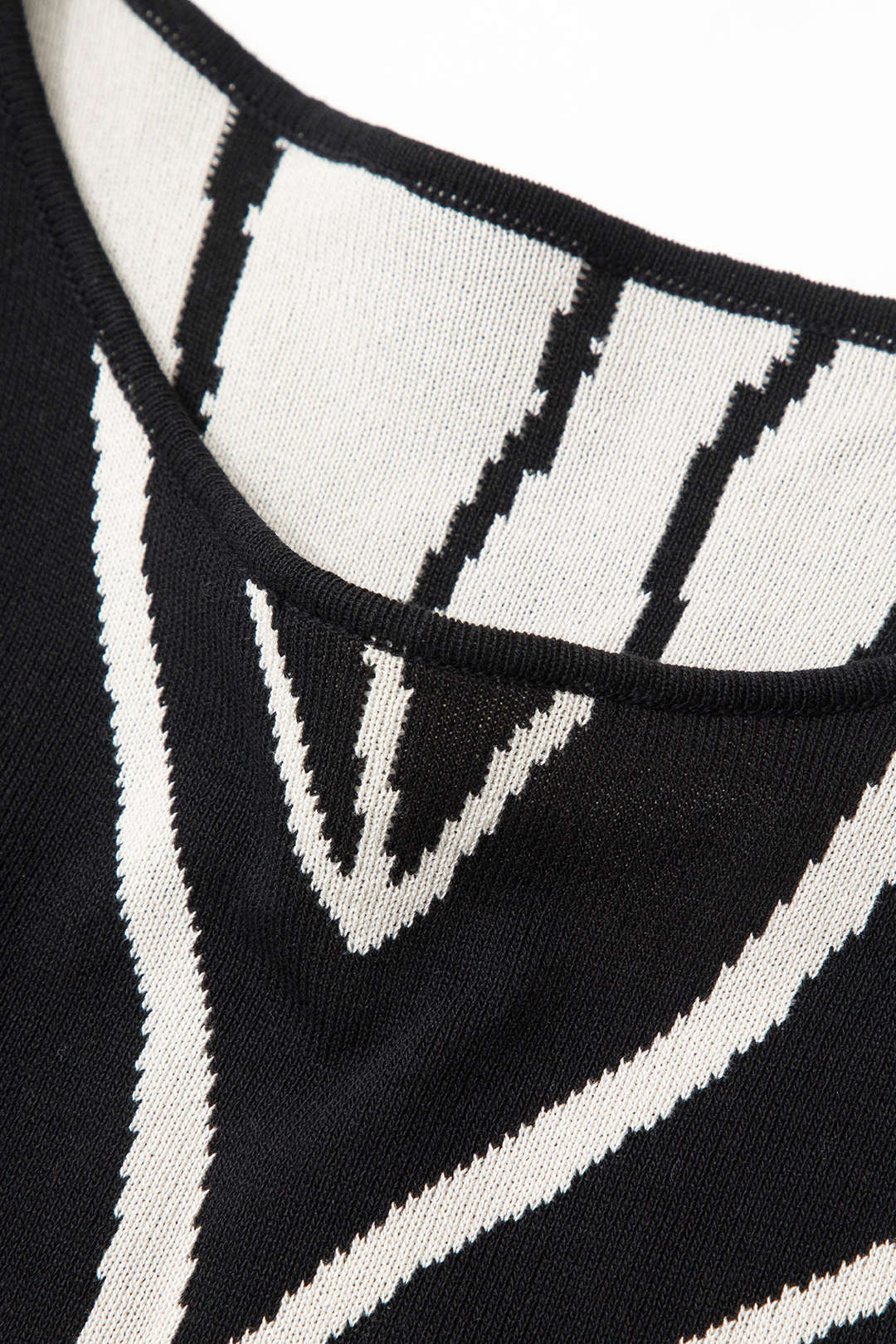 Y2K Aesthetic Line Pattern Round Neck Knit Maxi Dress for Trendy Coquette Style Y2K Aesthetic Line Pattern Round Neck Knit Maxi Dress for Trendy Coquette Style