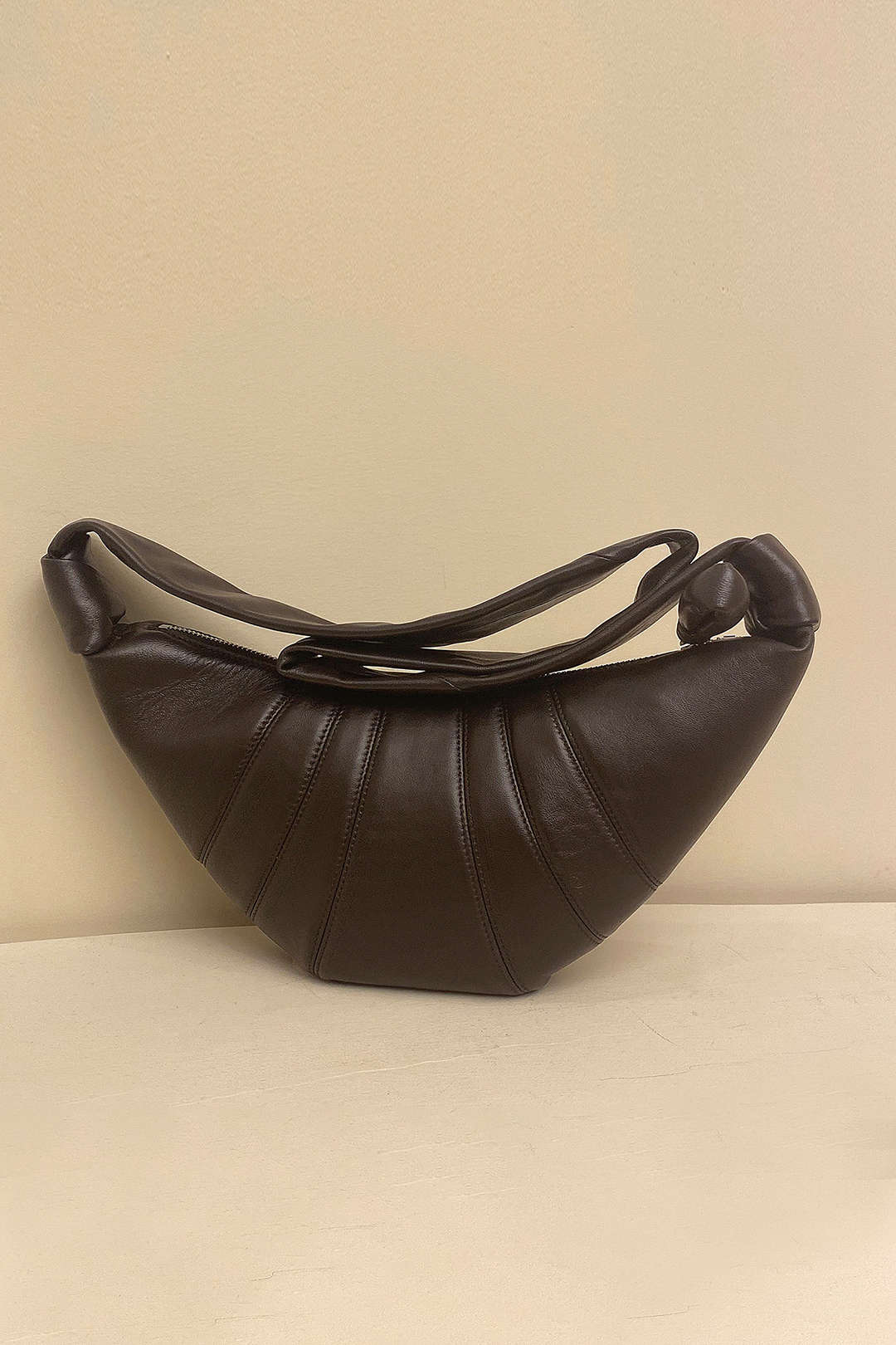 Y2K Aesthetic PU Horn-shaped Cross-body Bag for Coquette and Grunge Outfits Y2K Aesthetic PU Horn-shaped Cross-body Bag for Coquette and Grunge Outfits
