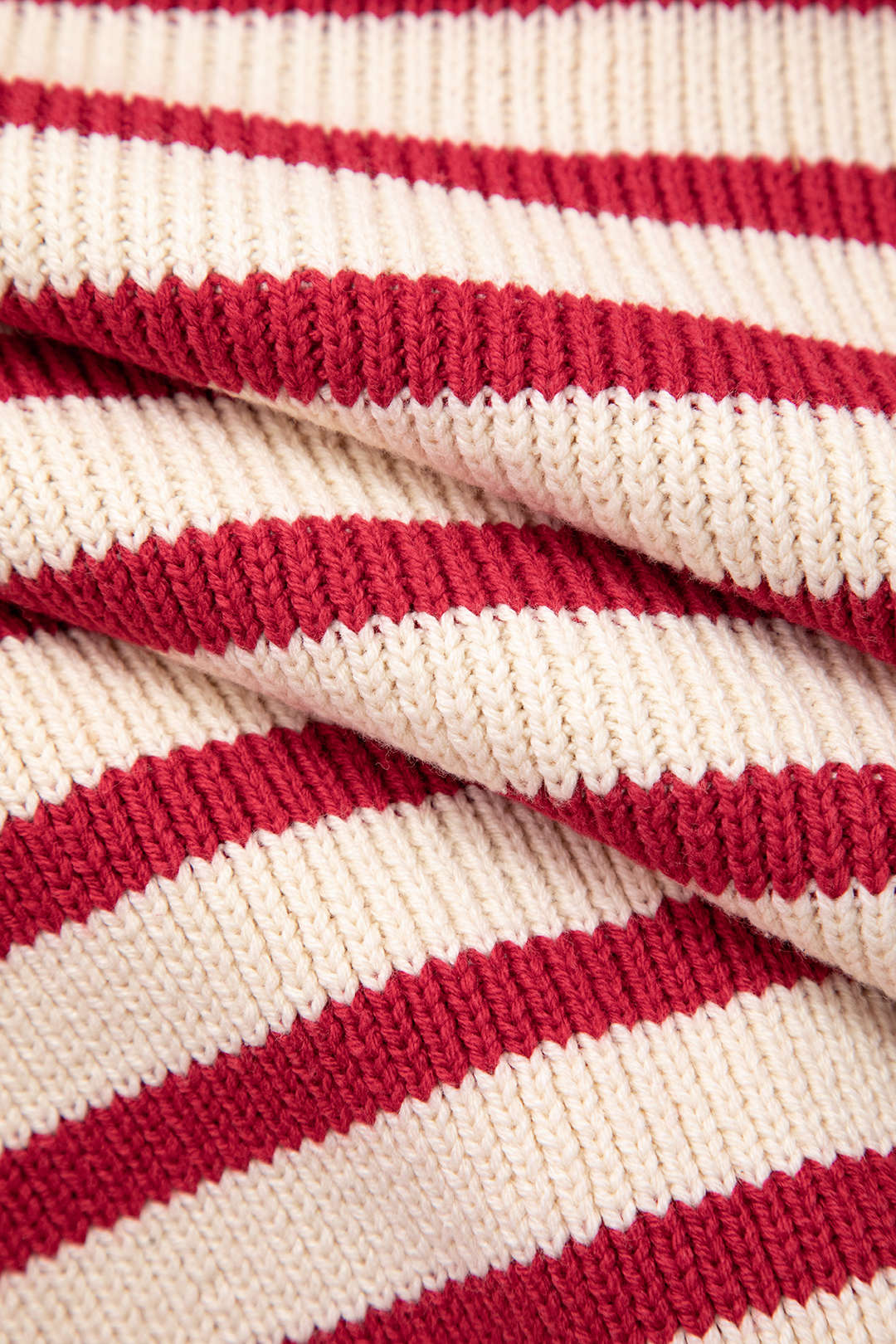 Y2K Aesthetic Stripe V-Neck Button-Up Knit Cardigan for Cozy Vintage Style Y2K Aesthetic Stripe V-Neck Button-Up Knit Cardigan for Cozy Vintage Style