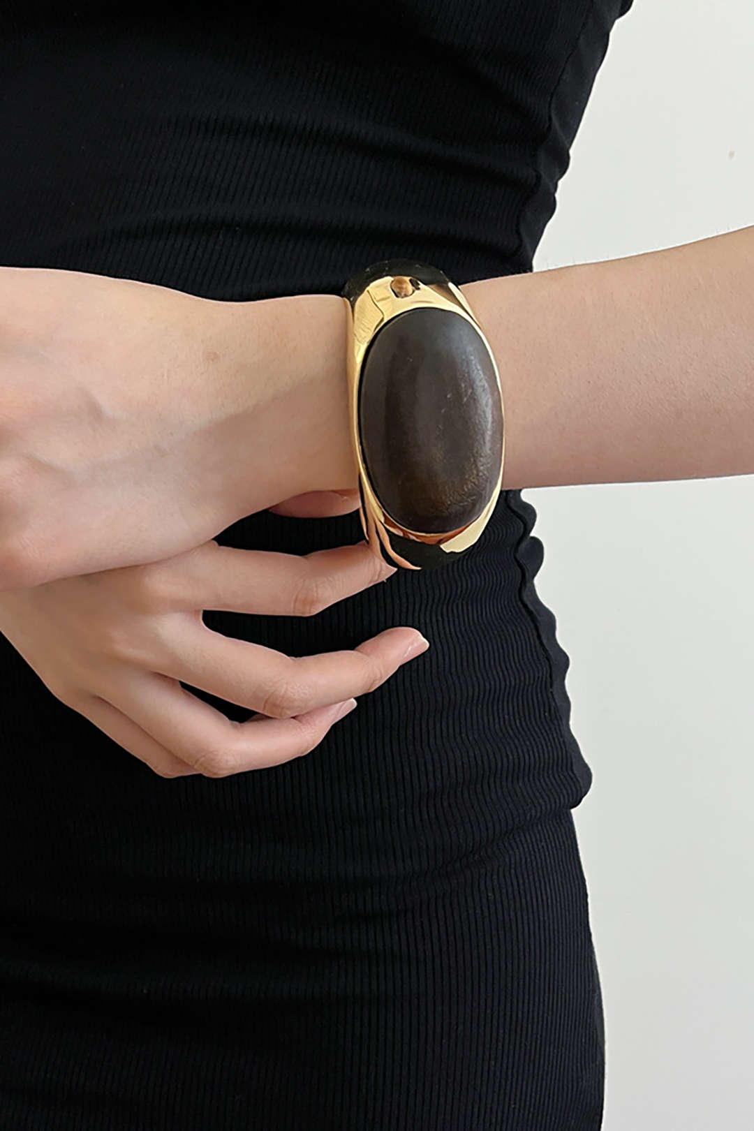 Y2K Aesthetic Wood Inlay Metal Open Bangle - Trendy Coquette Style Jewelry Accessory Y2K Aesthetic Wood Inlay Metal Open Bangle - Trendy Coquette Style Jewelry Accessory