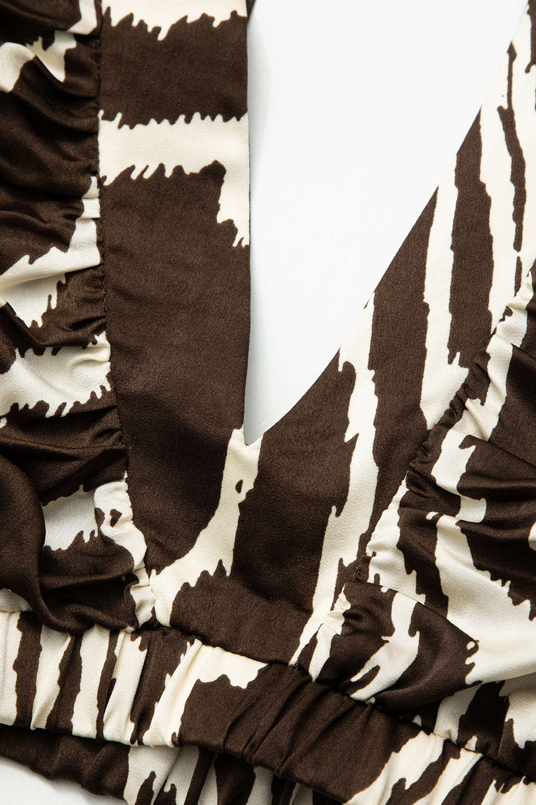 Y2K Fashion Printed V-Neck Back Cut Out Crop Blouse for Trendy Aesthetic Outfits Y2K Fashion Printed V-Neck Back Cut Out Crop Blouse for Trendy Aesthetic Outfits