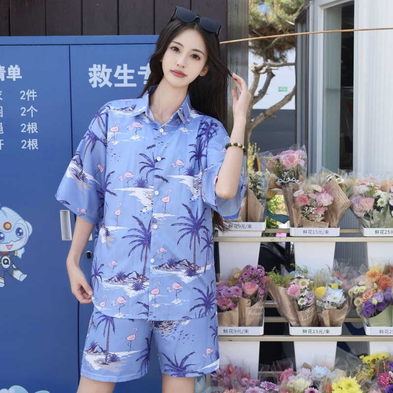 2025 Floral Short Sleeve Shirt for Girls - Unique Cartoon Hawaiian Vacation Top - Trendy Beachwear 2025 Floral Short Sleeve Shirt for Girls - Unique Cartoon Hawaiian Vacation Top - Trendy Beachwear