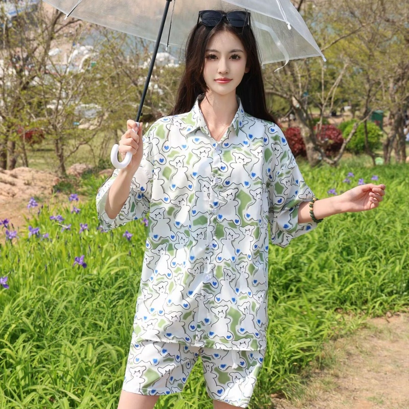 2025 Floral Short Sleeve Shirt for Girls - Unique Cartoon Hawaiian Vacation Top - Trendy Beachwear 2025 Floral Short Sleeve Shirt for Girls - Unique Cartoon Hawaiian Vacation Top - Trendy Beachwear