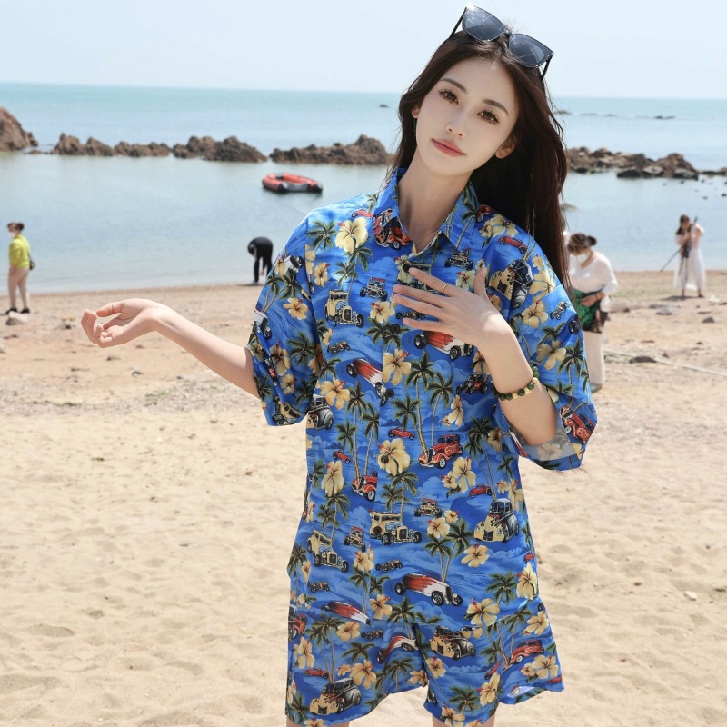 2025 Floral Short Sleeve Shirt for Girls - Unique Cartoon Hawaiian Vacation Top - Trendy Beachwear 2025 Floral Short Sleeve Shirt for Girls - Unique Cartoon Hawaiian Vacation Top - Trendy Beachwear