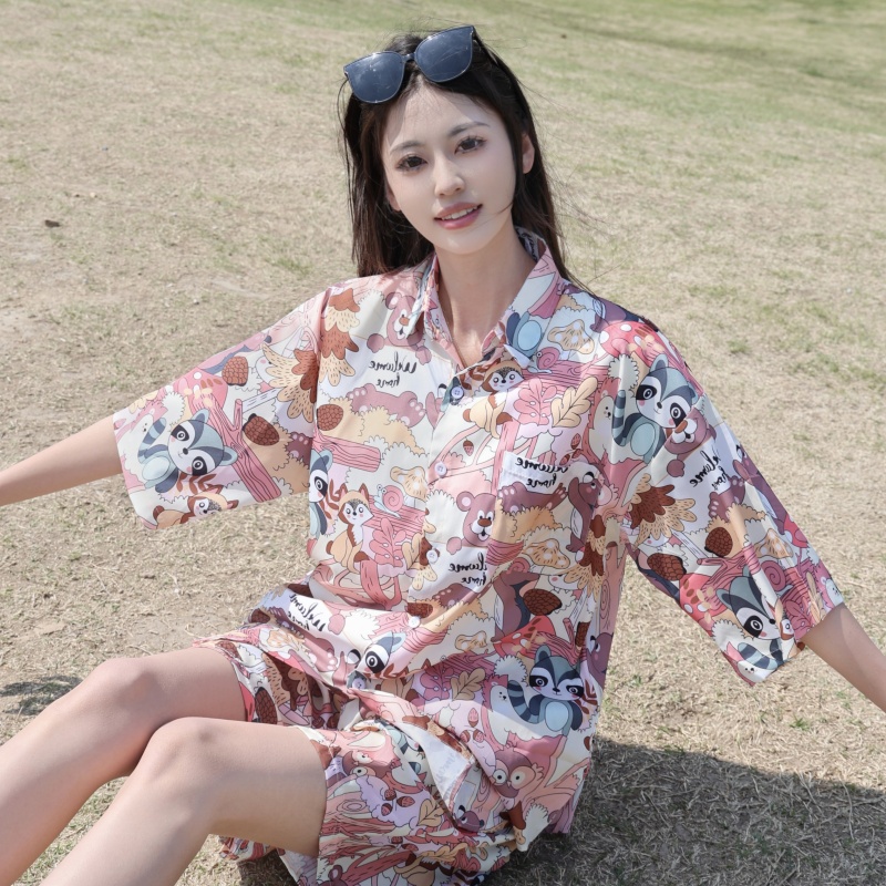 2025 Floral Short Sleeve Shirt for Girls - Unique Cartoon Hawaiian Vacation Top - Trendy Beachwear 2025 Floral Short Sleeve Shirt for Girls - Unique Cartoon Hawaiian Vacation Top - Trendy Beachwear