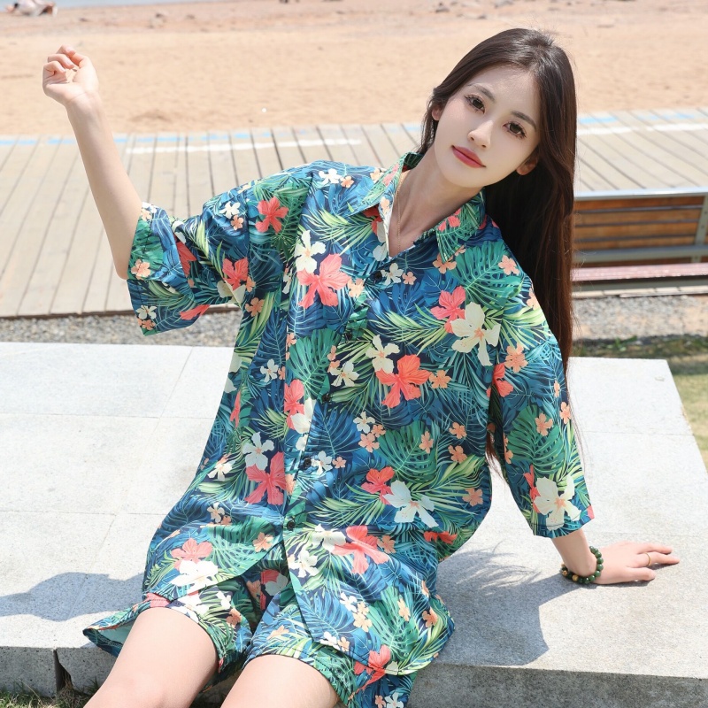 2025 Floral Short Sleeve Shirt for Girls - Unique Cartoon Hawaiian Vacation Top - Trendy Beachwear 2025 Floral Short Sleeve Shirt for Girls - Unique Cartoon Hawaiian Vacation Top - Trendy Beachwear