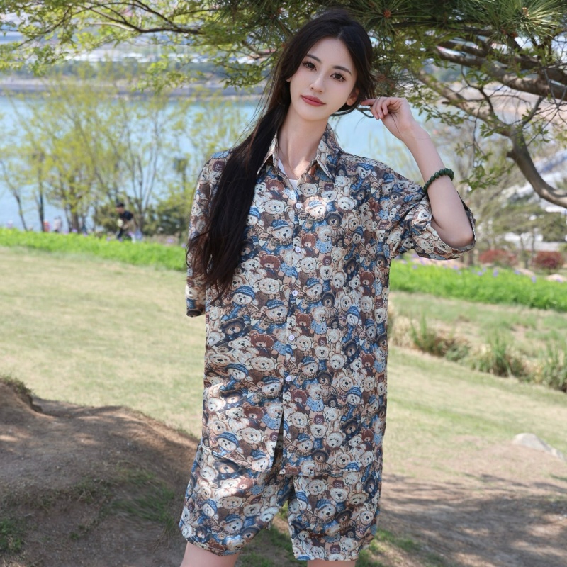 2025 Floral Short Sleeve Shirt for Girls - Unique Cartoon Hawaiian Vacation Top - Trendy Beachwear 2025 Floral Short Sleeve Shirt for Girls - Unique Cartoon Hawaiian Vacation Top - Trendy Beachwear