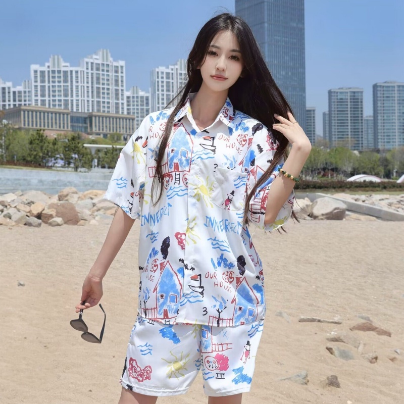 2025 Floral Short Sleeve Shirt for Girls - Unique Cartoon Hawaiian Vacation Top - Trendy Beachwear 2025 Floral Short Sleeve Shirt for Girls - Unique Cartoon Hawaiian Vacation Top - Trendy Beachwear