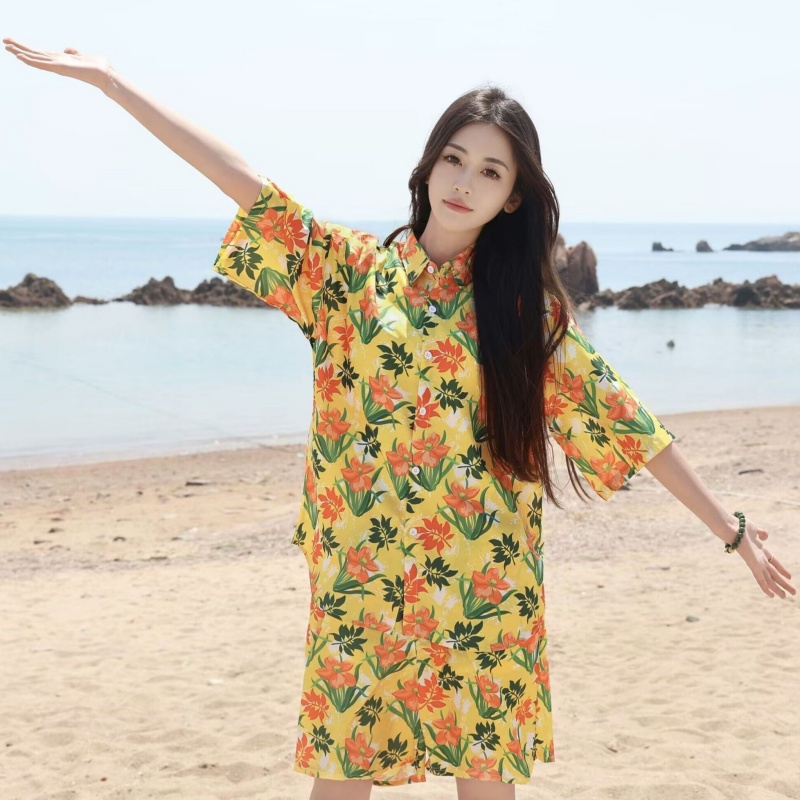 2025 Floral Short Sleeve Shirt for Girls - Unique Cartoon Hawaiian Vacation Top - Trendy Beachwear 2025 Floral Short Sleeve Shirt for Girls - Unique Cartoon Hawaiian Vacation Top - Trendy Beachwear