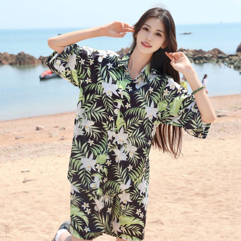2025 Floral Short Sleeve Shirt for Girls - Unique Cartoon Hawaiian Vacation Top - Trendy Beachwear 2025 Floral Short Sleeve Shirt for Girls - Unique Cartoon Hawaiian Vacation Top - Trendy Beachwear