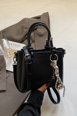 2025 High-End Korean Style Bucket Bag - Trendy Casual Shoulder & Versatile Crossbody Bag for Fashion Lovers