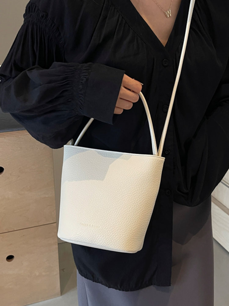 2025 Korean Style Handheld Water Bucket Bag for Women - Minimalist Casual Shoulder Bag with Trendy Versatile Design 2025 Korean Style Handheld Water Bucket Bag for Women - Minimalist Casual Shoulder Bag with Trendy Versatile Design