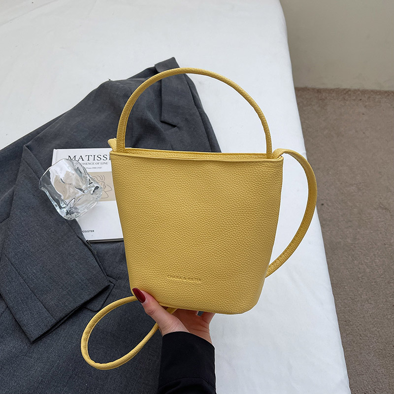 2025 Korean Style Handheld Water Bucket Bag for Women - Minimalist Casual Shoulder Bag with Trendy Versatile Design 2025 Korean Style Handheld Water Bucket Bag for Women - Minimalist Casual Shoulder Bag with Trendy Versatile Design