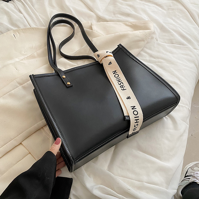 2025 Niche Shoulder Tote Bag for Women - Versatile Large Capacity Commuter Bag for College with Chic High-End Style 2025 Niche Shoulder Tote Bag for Women - Versatile Large Capacity Commuter Bag for College with Chic High-End Style