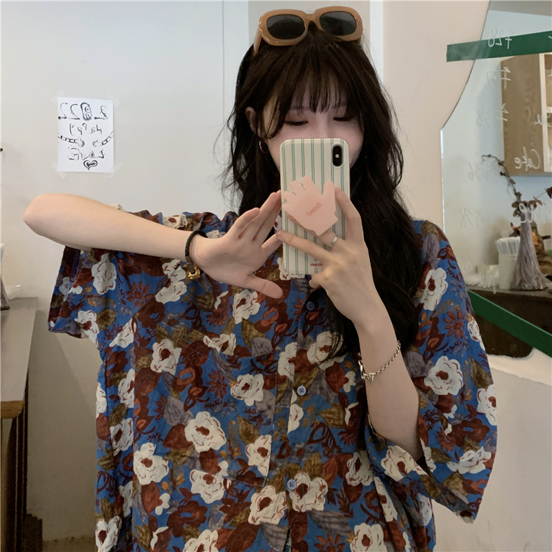 2025 Retro Hong Kong Style Loose Floral Short Sleeve Shirt for Women - Hawaiian Vacation Beach Wear 2025 Retro Hong Kong Style Loose Floral Short Sleeve Shirt for Women - Hawaiian Vacation Beach Wear