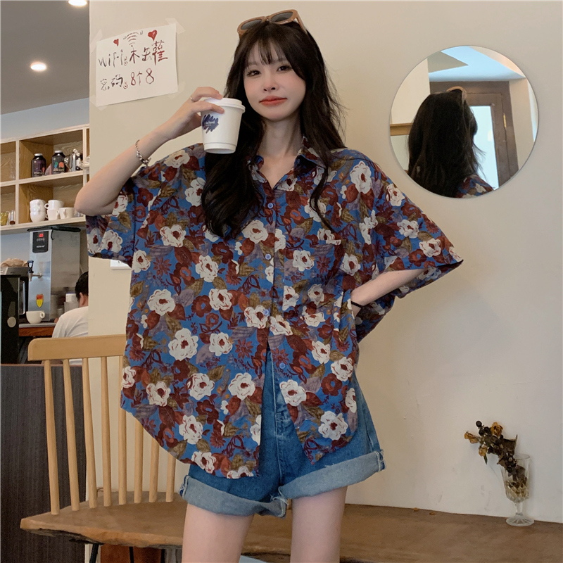 2025 Retro Hong Kong Style Loose Floral Short Sleeve Shirt for Women - Hawaiian Vacation Beach Wear 2025 Retro Hong Kong Style Loose Floral Short Sleeve Shirt for Women - Hawaiian Vacation Beach Wear