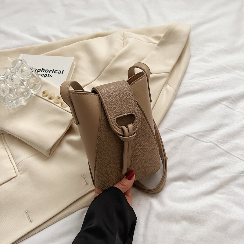 2025 Retro Women's Minimalist Small Square Handbag - Versatile High-Quality Casual Crossbody Bag 2025 Retro Women's Minimalist Small Square Handbag - Versatile High-Quality Casual Crossbody Bag