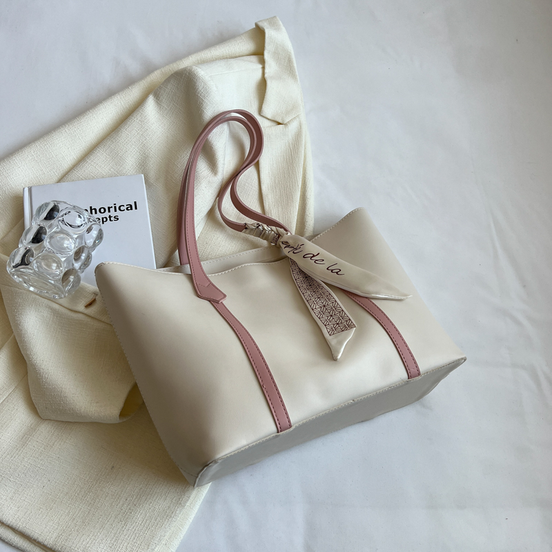 2025 Spring/Summer Women's Minimalist Large Capacity Bucket Bag - Versatile Casual Shoulder Bag for Commuters, Niche Fashion Style 2025 Spring/Summer Women's Minimalist Large Capacity Bucket Bag - Versatile Casual Shoulder Bag for Commuters, Niche Fashion Style