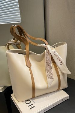 2025 Spring/Summer Women's Minimalist Large Capacity Bucket Bag - Versatile Casual Shoulder Bag for Commuters, Niche Fashion Style