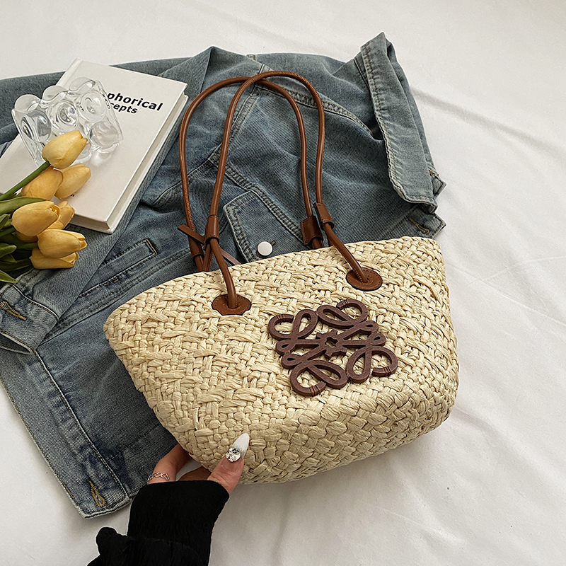 2025 Spring/Summer Women's Minimalist Woven Beach Bag, Casual Shoulder Bag for Vacation, High-End Fashion Style 2025 Spring/Summer Women's Minimalist Woven Beach Bag, Casual Shoulder Bag for Vacation, High-End Fashion Style
