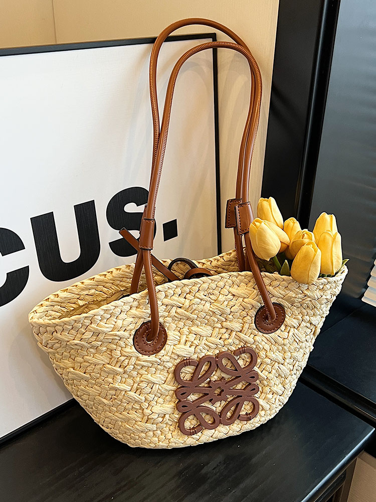 2025 Spring/Summer Women's Minimalist Woven Beach Bag, Casual Shoulder Bag for Vacation, High-End Fashion Style 2025 Spring/Summer Women's Minimalist Woven Beach Bag, Casual Shoulder Bag for Vacation, High-End Fashion Style