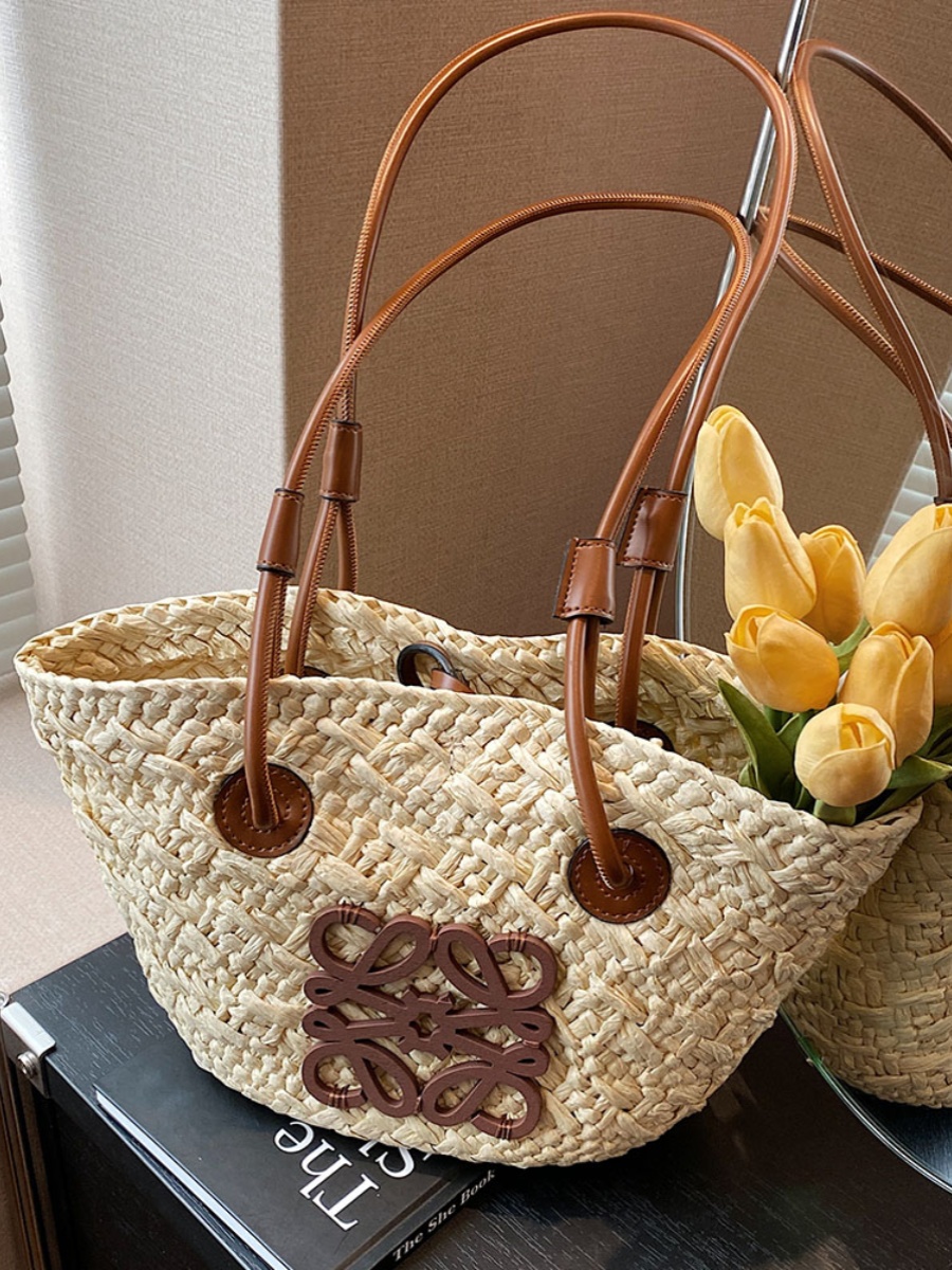 2025 Spring/Summer Women's Minimalist Woven Beach Bag, Casual Shoulder Bag for Vacation, High-End Fashion Style 2025 Spring/Summer Women's Minimalist Woven Beach Bag, Casual Shoulder Bag for Vacation, High-End Fashion Style