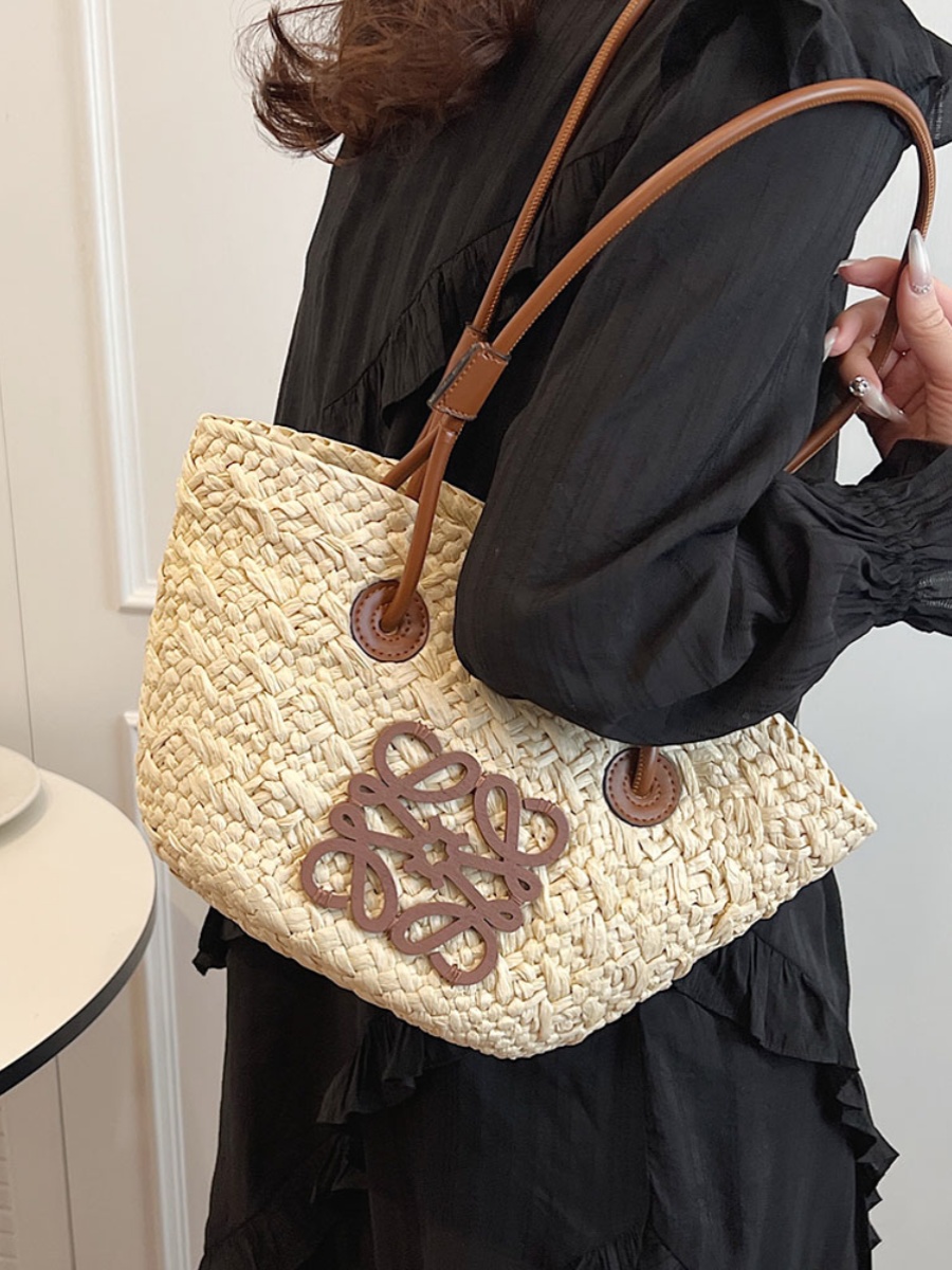 2025 Spring/Summer Women's Minimalist Woven Beach Bag, Casual Shoulder Bag for Vacation, High-End Fashion Style 2025 Spring/Summer Women's Minimalist Woven Beach Bag, Casual Shoulder Bag for Vacation, High-End Fashion Style