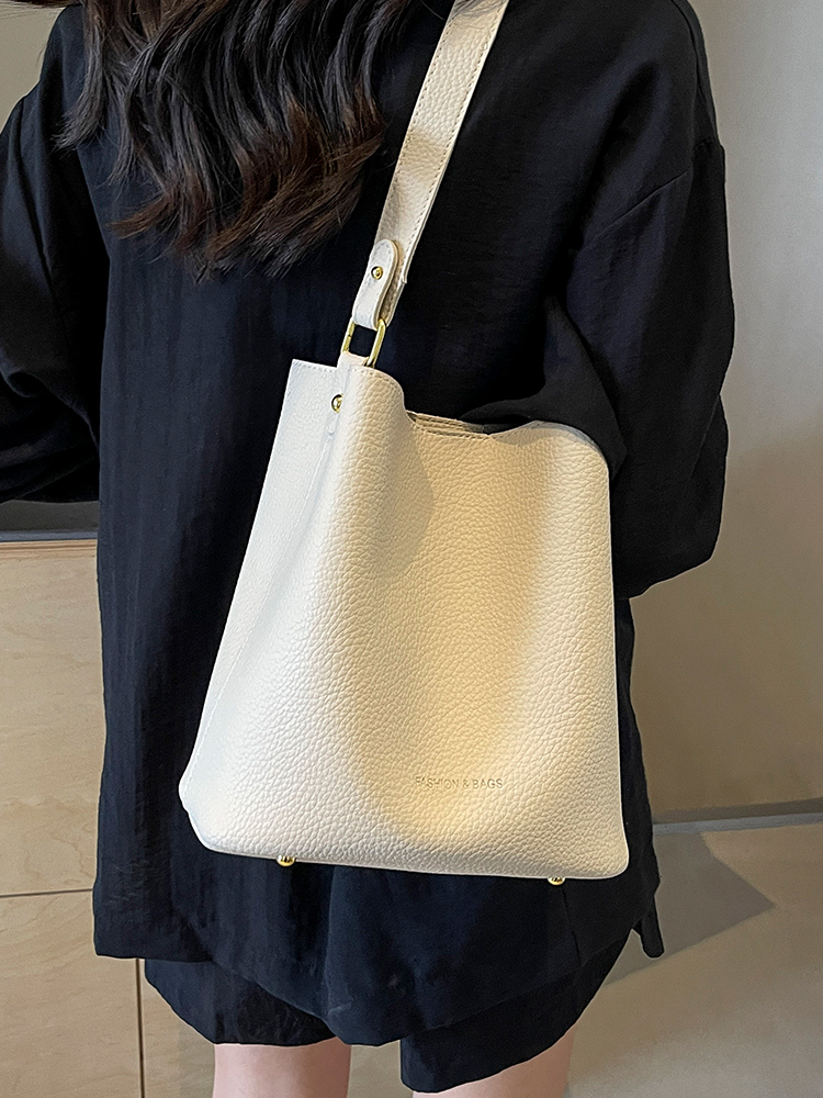 2025 Summer Fashion Women's Retro Bucket Bag - Stylish Crossbody Shoulder Bag for High-End Look 2025 Summer Fashion Women's Retro Bucket Bag - Stylish Crossbody Shoulder Bag for High-End Look