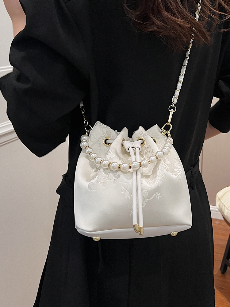 2025 Summer Handheld Pearl Bucket Bag for Women, Chinese-Style Embroidered Crossbody Bag, Niche Minimalist High-End Fashion 2025 Summer Handheld Pearl Bucket Bag for Women, Chinese-Style Embroidered Crossbody Bag, Niche Minimalist High-End Fashion