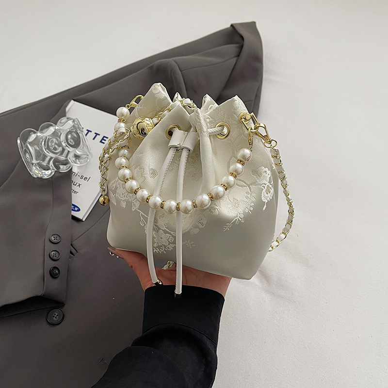 2025 Summer Handheld Pearl Bucket Bag for Women, Chinese-Style Embroidered Crossbody Bag, Niche Minimalist High-End Fashion 2025 Summer Handheld Pearl Bucket Bag for Women, Chinese-Style Embroidered Crossbody Bag, Niche Minimalist High-End Fashion