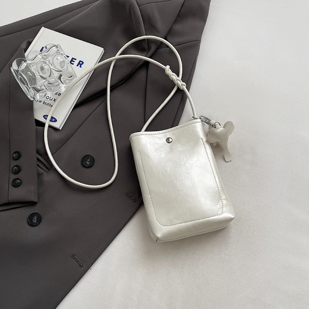 2025 Summer High-End Compact Lightweight Mini Crossbody Bag for Women - Stylish Silver Phone Bag for Walking 2025 Summer High-End Compact Lightweight Mini Crossbody Bag for Women - Stylish Silver Phone Bag for Walking