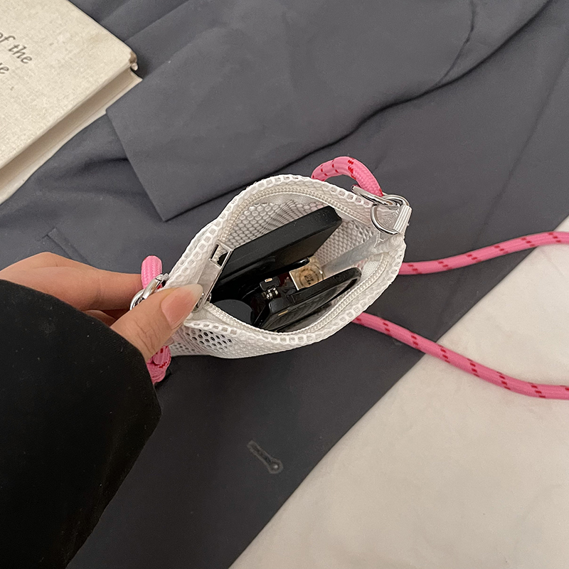 2025 Summer High-End Lightweight Color-Blocking Mini Crossbody Bag for Women - Stylish Zipper Phone Bag 2025 Summer High-End Lightweight Color-Blocking Mini Crossbody Bag for Women - Stylish Zipper Phone Bag