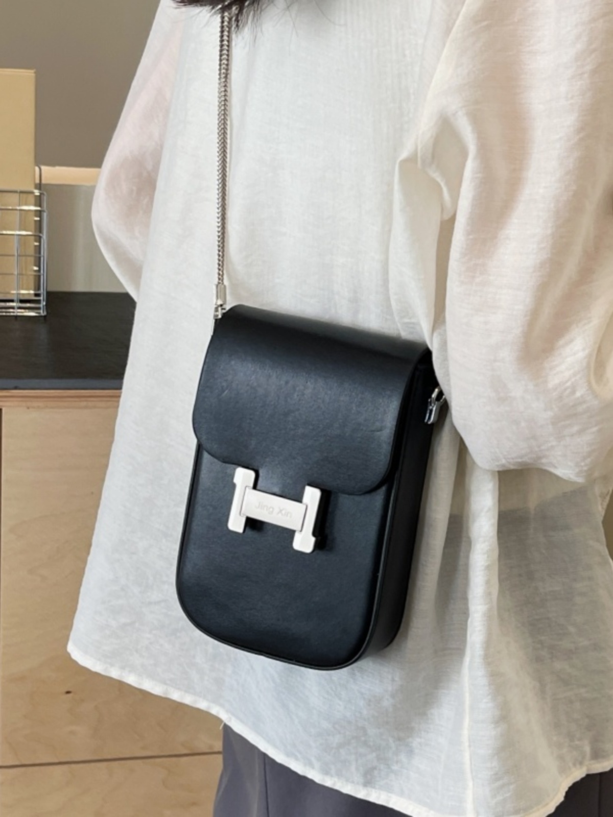 2025 Summer Mini Handbag for Women - High-End Korean Style Versatile Chain Crossbody Bag for Mobile Phones 2025 Summer Mini Handbag for Women - High-End Korean Style Versatile Chain Crossbody Bag for Mobile Phones