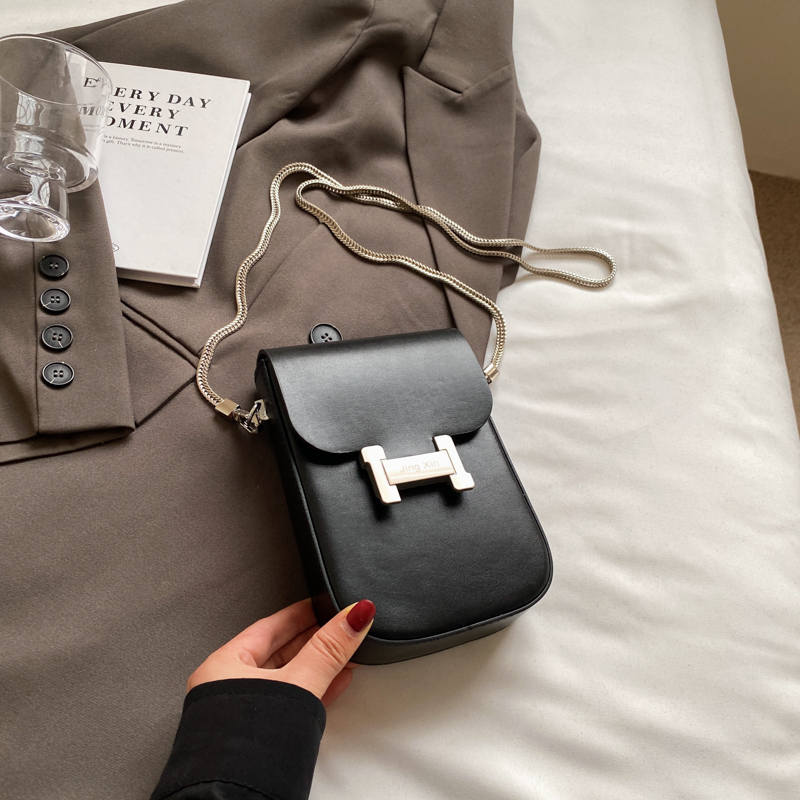 2025 Summer Mini Handbag for Women - High-End Korean Style Versatile Chain Crossbody Bag for Mobile Phones 2025 Summer Mini Handbag for Women - High-End Korean Style Versatile Chain Crossbody Bag for Mobile Phones