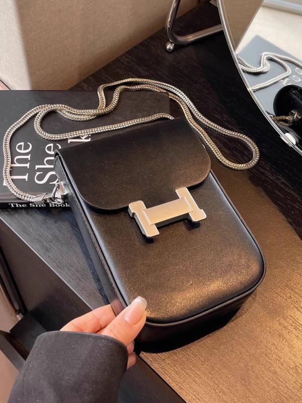 2025 Summer Mini Handbag for Women - High-End Korean Style Versatile Chain Crossbody Bag for Mobile Phones 2025 Summer Mini Handbag for Women - High-End Korean Style Versatile Chain Crossbody Bag for Mobile Phones