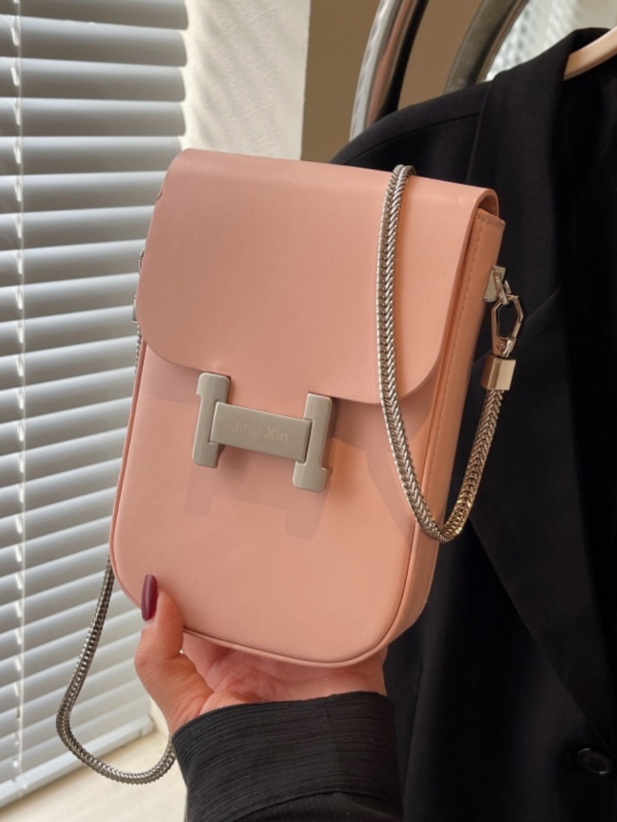 2025 Summer Mini Handbag for Women - High-End Korean Style Versatile Chain Crossbody Bag for Mobile Phones 2025 Summer Mini Handbag for Women - High-End Korean Style Versatile Chain Crossbody Bag for Mobile Phones