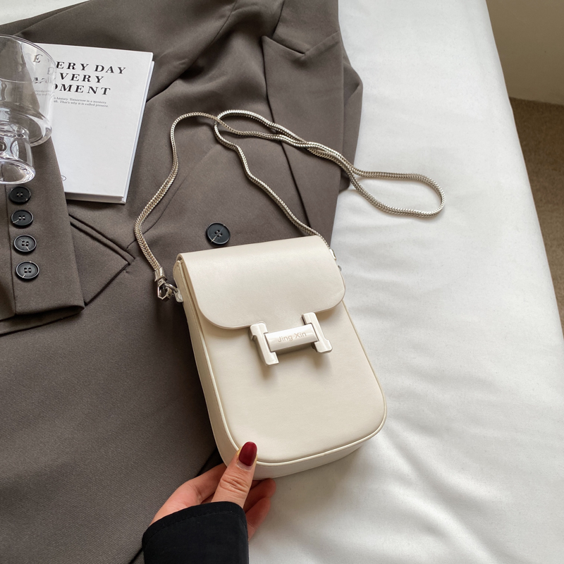 2025 Summer Mini Handbag for Women - High-End Korean Style Versatile Chain Crossbody Bag for Mobile Phones 2025 Summer Mini Handbag for Women - High-End Korean Style Versatile Chain Crossbody Bag for Mobile Phones