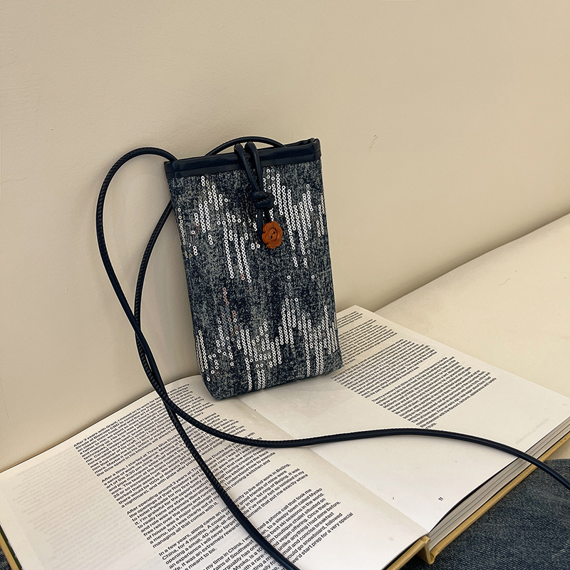 2025 Summer Mini Handbag for Women - Versatile High-End Crossbody Bag in National Style for Phones and Essentials 2025 Summer Mini Handbag for Women - Versatile High-End Crossbody Bag in National Style for Phones and Essentials