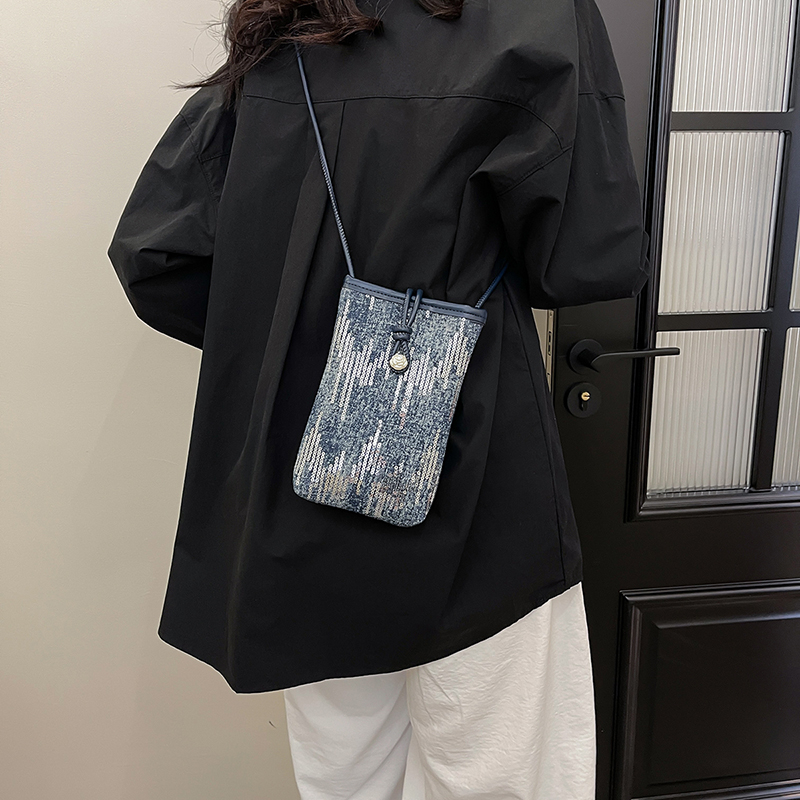 2025 Summer Mini Handbag for Women - Versatile High-End Crossbody Bag in National Style for Phones and Essentials 2025 Summer Mini Handbag for Women - Versatile High-End Crossbody Bag in National Style for Phones and Essentials