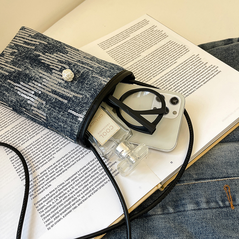 2025 Summer Mini Handbag for Women - Versatile High-End Crossbody Bag in National Style for Phones and Essentials 2025 Summer Mini Handbag for Women - Versatile High-End Crossbody Bag in National Style for Phones and Essentials