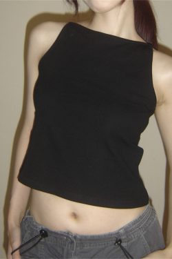 2025 Summer Sexy Vintage American Minimalist Solid Black Sleeveless Tank Top with Thin Straps - Y2K Style