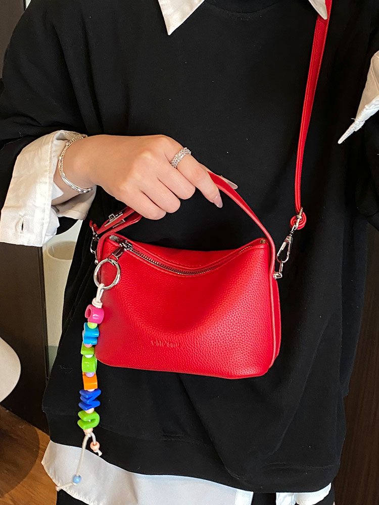 2025 Summer White Crossbody Bag - Stylish High-End Small Handbag Tote for Women, Versatile Casual Fashion Accessory 2025 Summer White Crossbody Bag - Stylish High-End Small Handbag Tote for Women, Versatile Casual Fashion Accessory