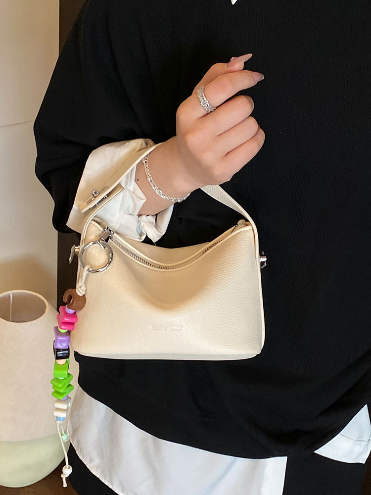 2025 Summer White Crossbody Bag - Stylish High-End Small Handbag Tote for Women, Versatile Casual Fashion Accessory 2025 Summer White Crossbody Bag - Stylish High-End Small Handbag Tote for Women, Versatile Casual Fashion Accessory