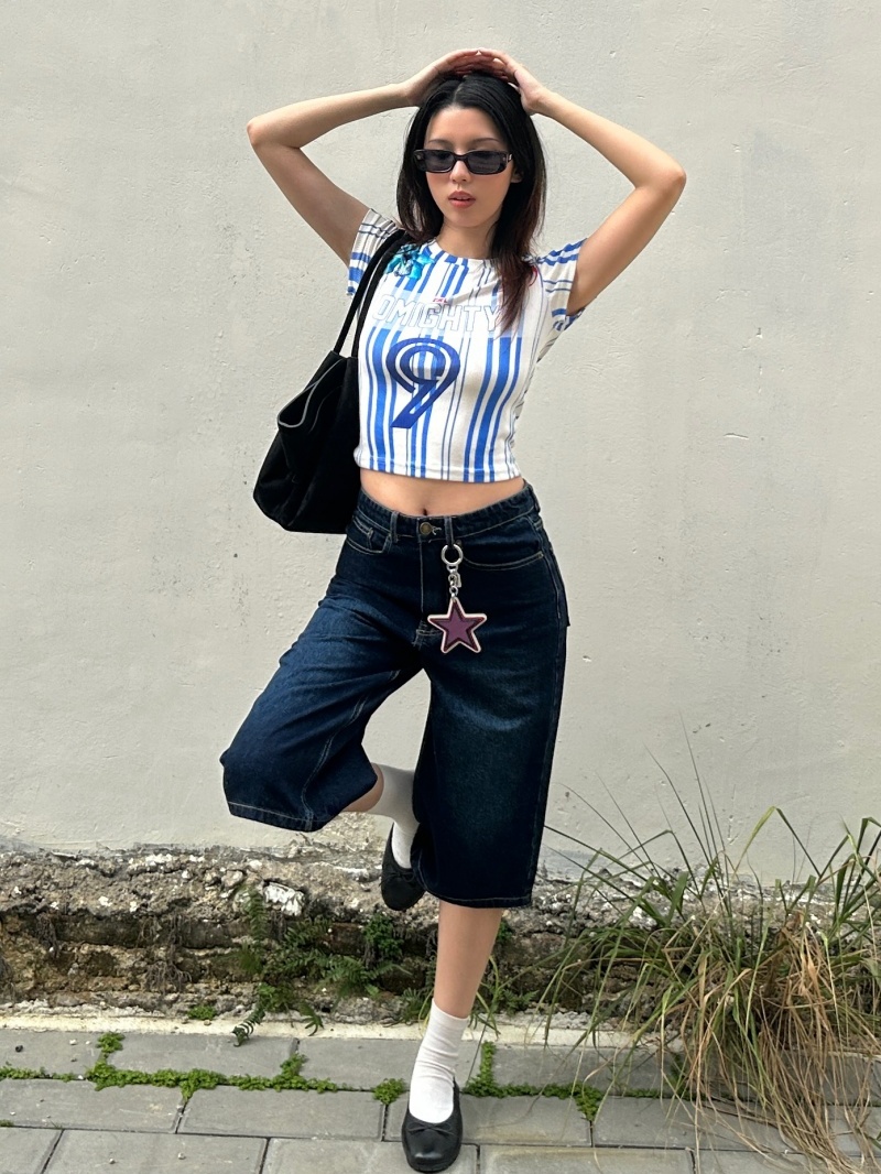 2025 Summer Women's Blue Striped Tight Round Neck T-Shirt - Trendy Jersey Style, Short Sleeve, Casual Fashion 2025 Summer Women's Blue Striped Tight Round Neck T-Shirt - Trendy Jersey Style, Short Sleeve, Casual Fashion