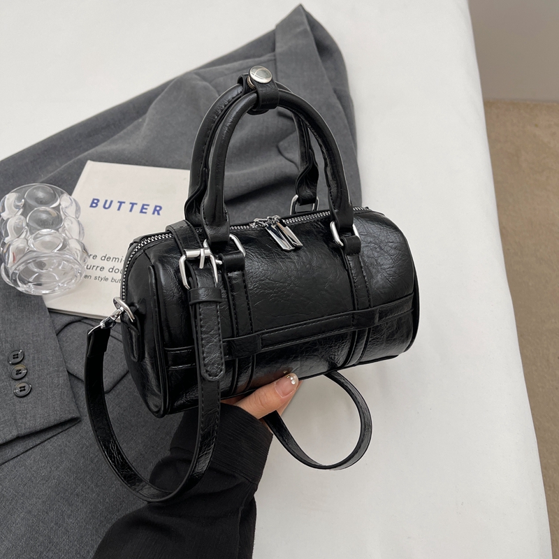 2025 Summer Women's Handheld Bowling Bag - Minimalist Pleated Crossbody Bag, Trendy Niche Style for Fashion Lovers 2025 Summer Women's Handheld Bowling Bag - Minimalist Pleated Crossbody Bag, Trendy Niche Style for Fashion Lovers